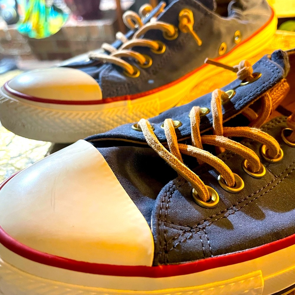 Converse Shorline women’s size 11